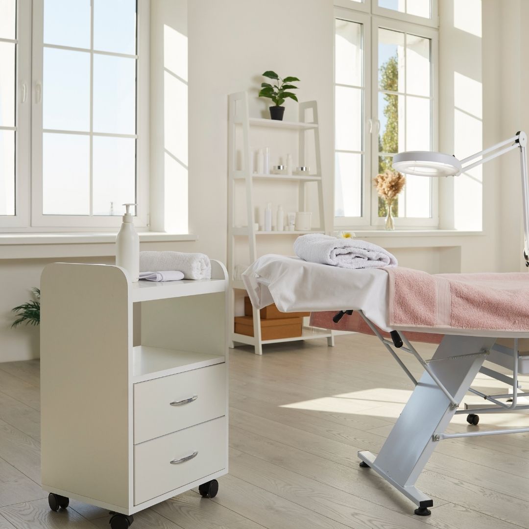 Mobiliario y equipamiento